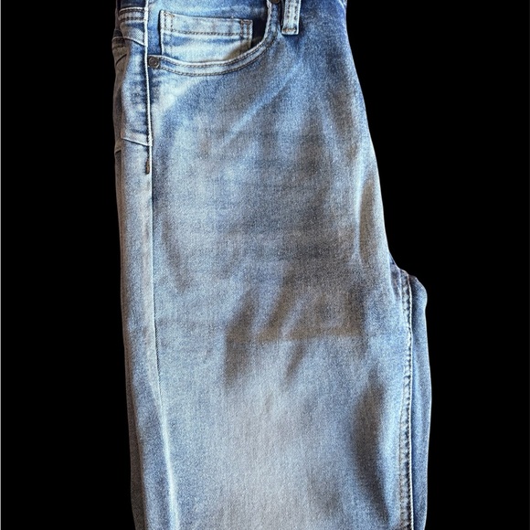 High Rise Light Blue Jeans - Picture 4 of 7